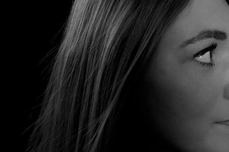 _7115142BW.jpg