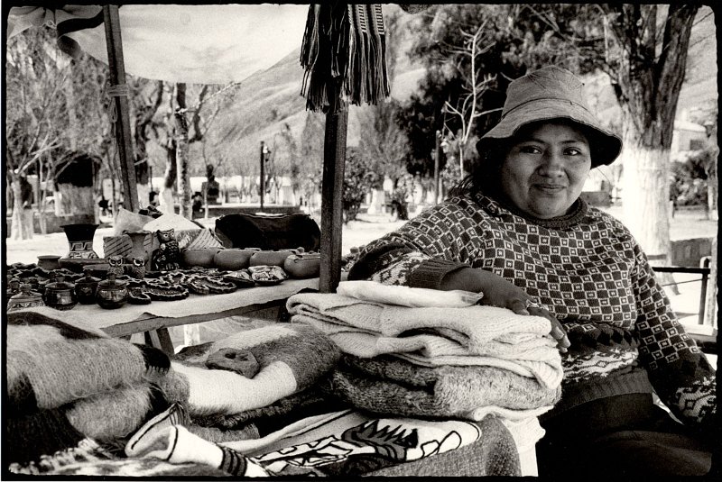silivia.jpg - Silvia  - frente a la cámara - Tilcara (argentina)