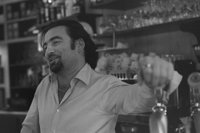 2014_010_SergeCaféDesPeupliers.jpg - 2014 Paris : Café de la Poterne des Peupliers. Serge