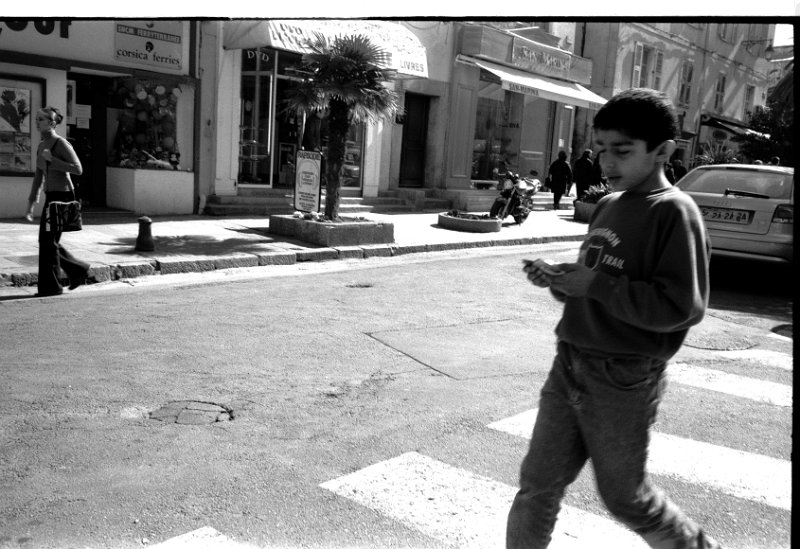 corsega1.jpg - Corsega - cruzando la calle