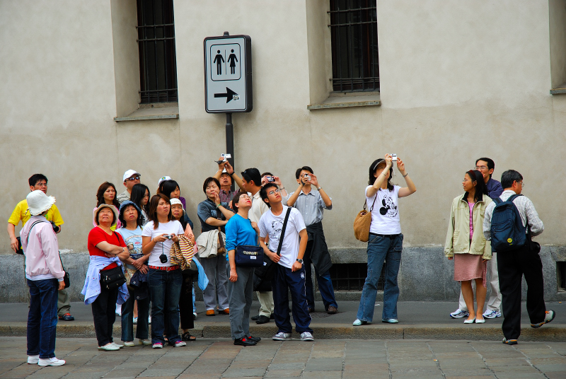 milano20070618_13.JPG - - Milán - Turistas japoneses