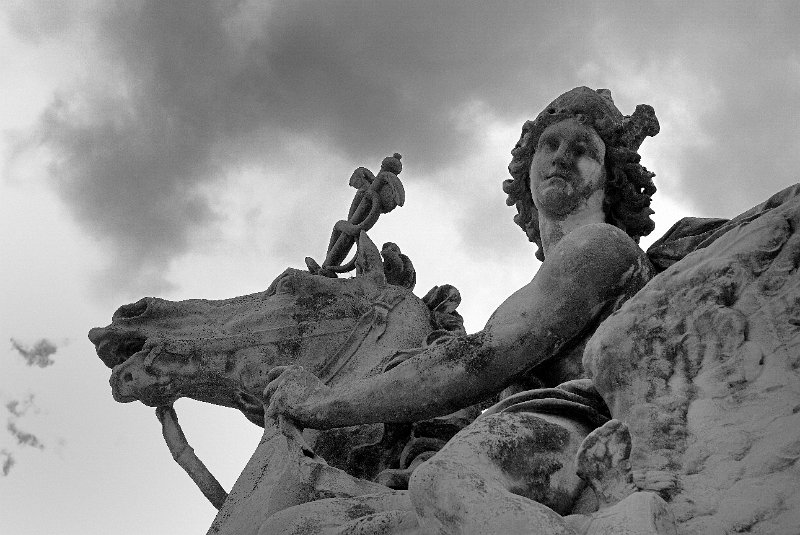 LOM_4368.jpg - - La Concorde -- Paris - Coysevox Antoine 1640 -1720 - Mercurio montados sobre Pégase - Moulage Marbol, instalado en el jardin des Tuileries en 1719; expuesto en el  Louvre.