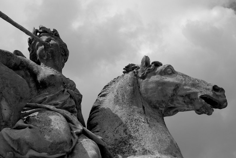 LOM_44030001.JPG - - La Concorde -- Coysevox Antoine 1640 1720 "La Renommée montée sur Pégase" Moulage Marbol, 1698-1702, instalado en Les Tuileries en 1719 ; expuesto en el Louvre